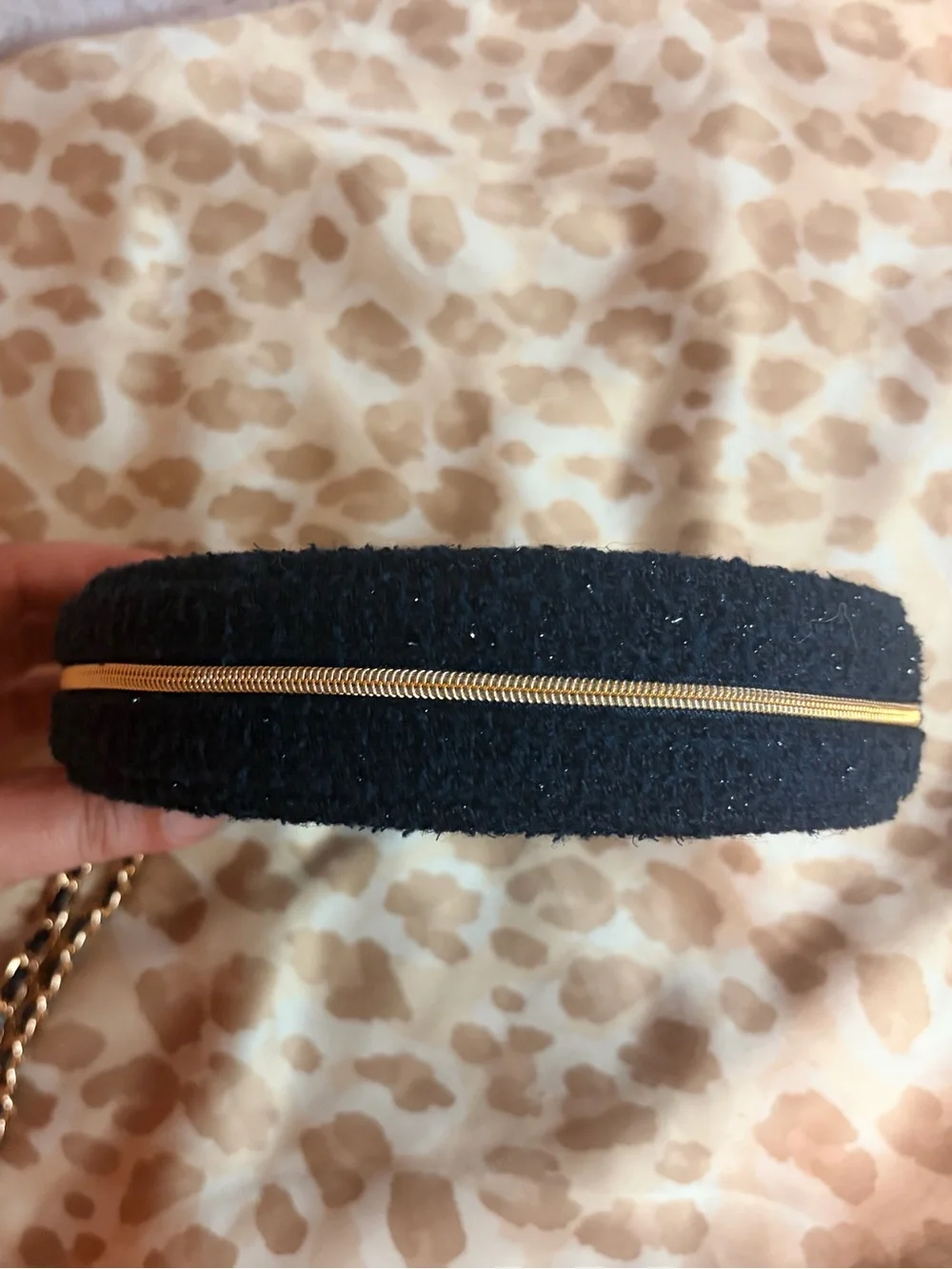 GWP Chanel Beaute Navy Beauty Pouch w. Gold Chain + Original Packaging